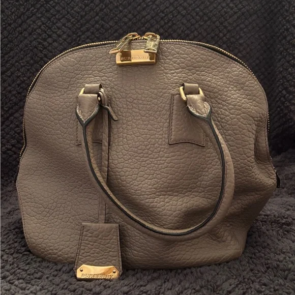 Burberry Black Bag with Gold Zipper - Picture 5 of 8